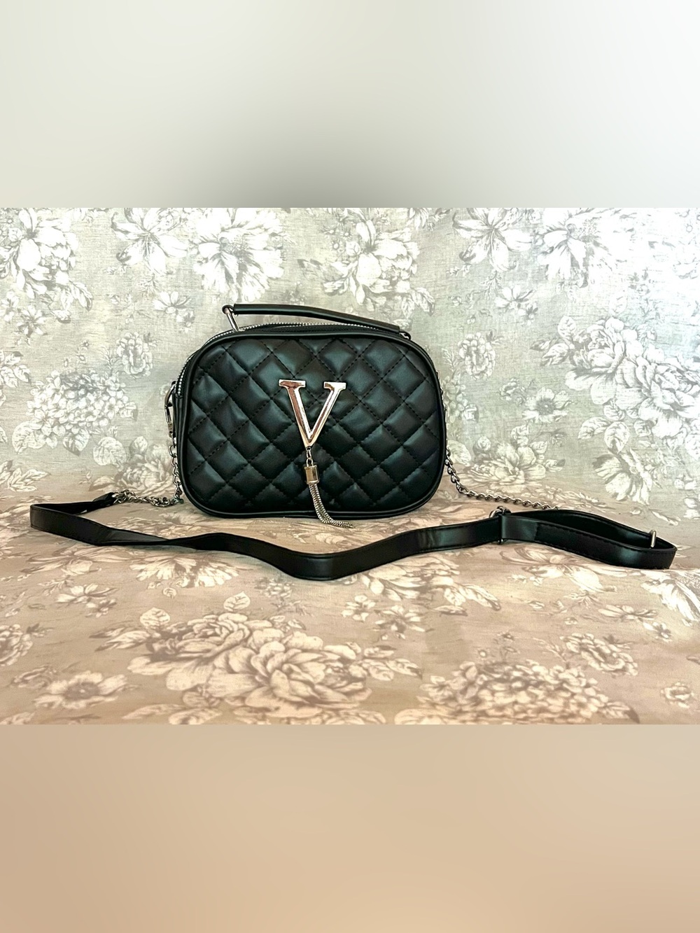 NWOT Quilted Crossbody Camera Bag with V-Logo Tassel